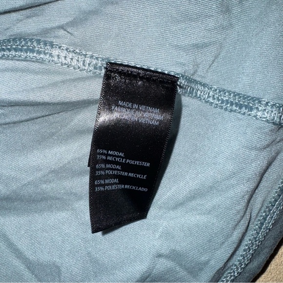 Kenneth Cole active Gray Short Sleeve Tee Relaxed Fit NWOT - Picture 4 of 4